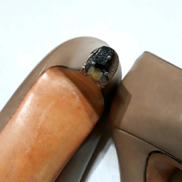 Vintage Ferragamo Pumps Patent Leather Heels - Picture 11 of 12